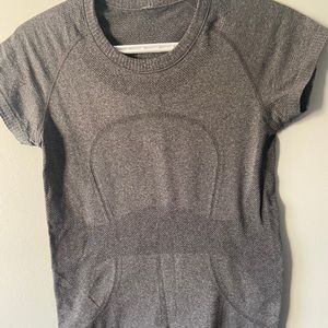 Lululemon workout top